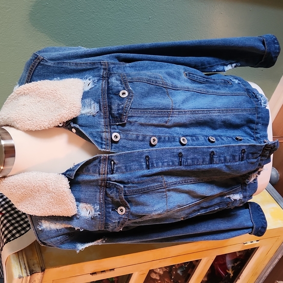 Jessica Simpson Jean jacket w/removable color. - Picture 1 of 7